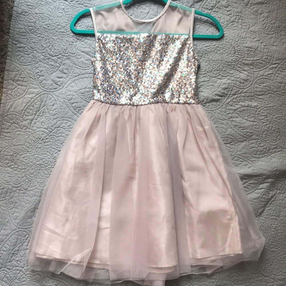 Beautiful girl’s 12 dress with tulle skirt &sequin